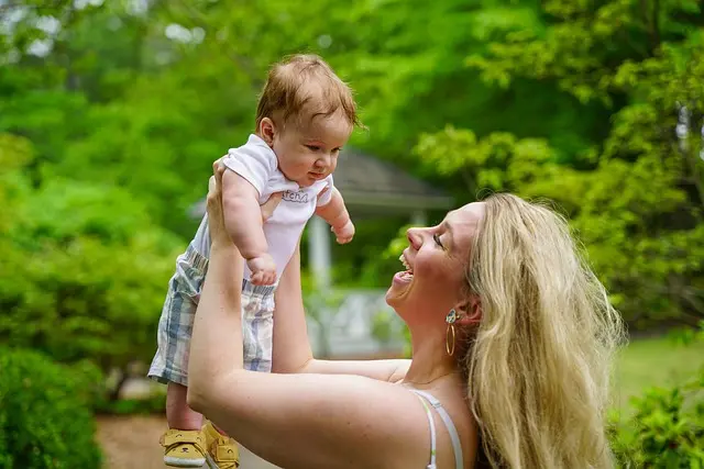 Établir une Routine Épanouissante pour Bébé : Guide Pratique