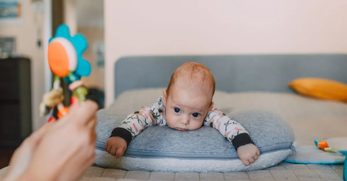 Comment Évaluer le Développement de Votre Bébé : Guide Pratique