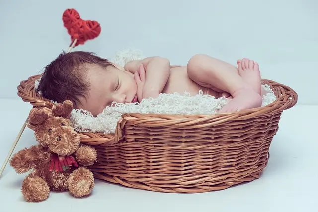 10 Astuces pour Établir une Routine Épanouissante pour Bébé