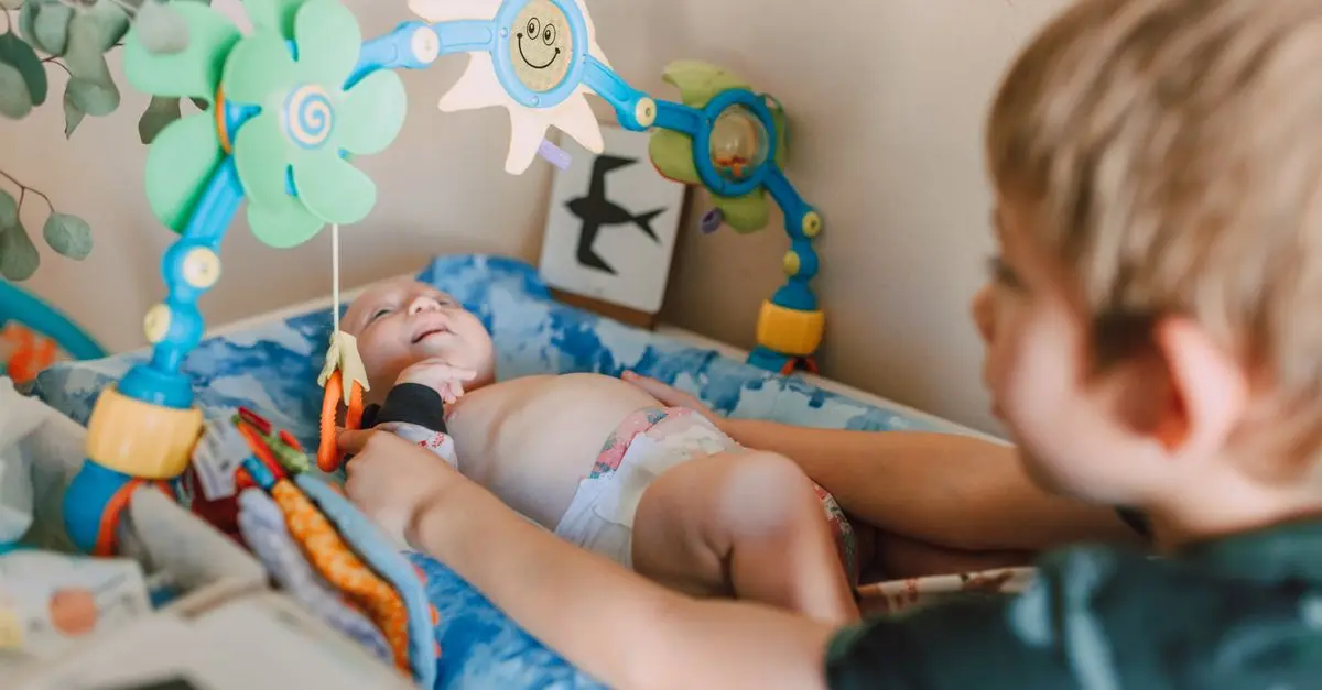 Comment Évaluer le Développement de Votre Bébé : Guide Pratique