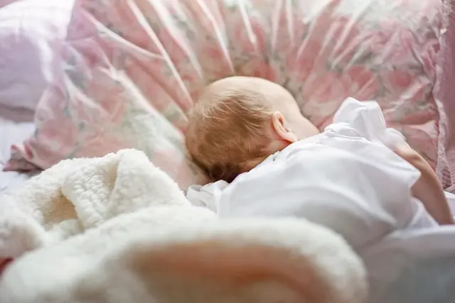 Comment favoriser l'éveil émotionnel de votre bébé dès la naissance