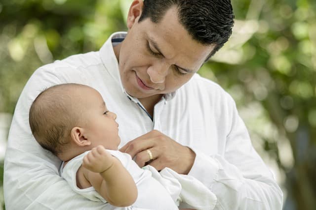 Comment Gérer le Stress Post-Natal : Conseils Pratiques